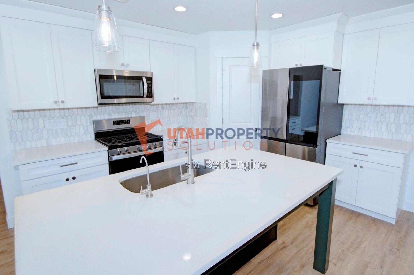 Beautiful Pet Friendly Home in Saratoga Springs! property image