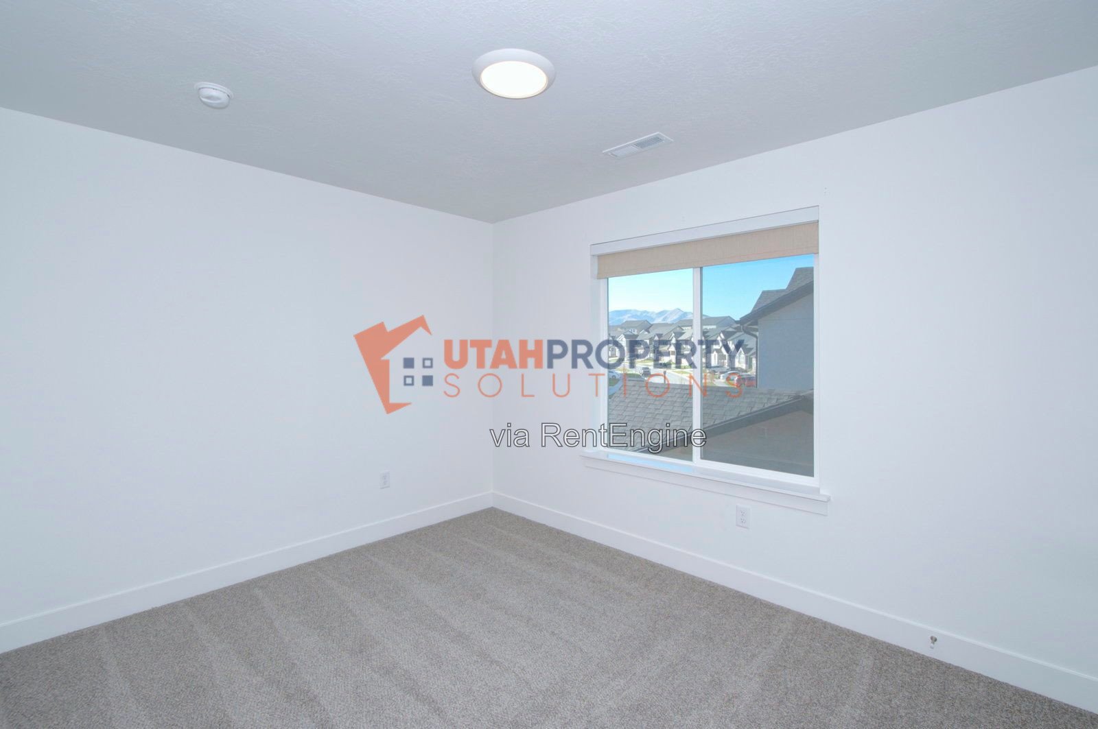 Beautiful Pet Friendly Home in Saratoga Springs! property image