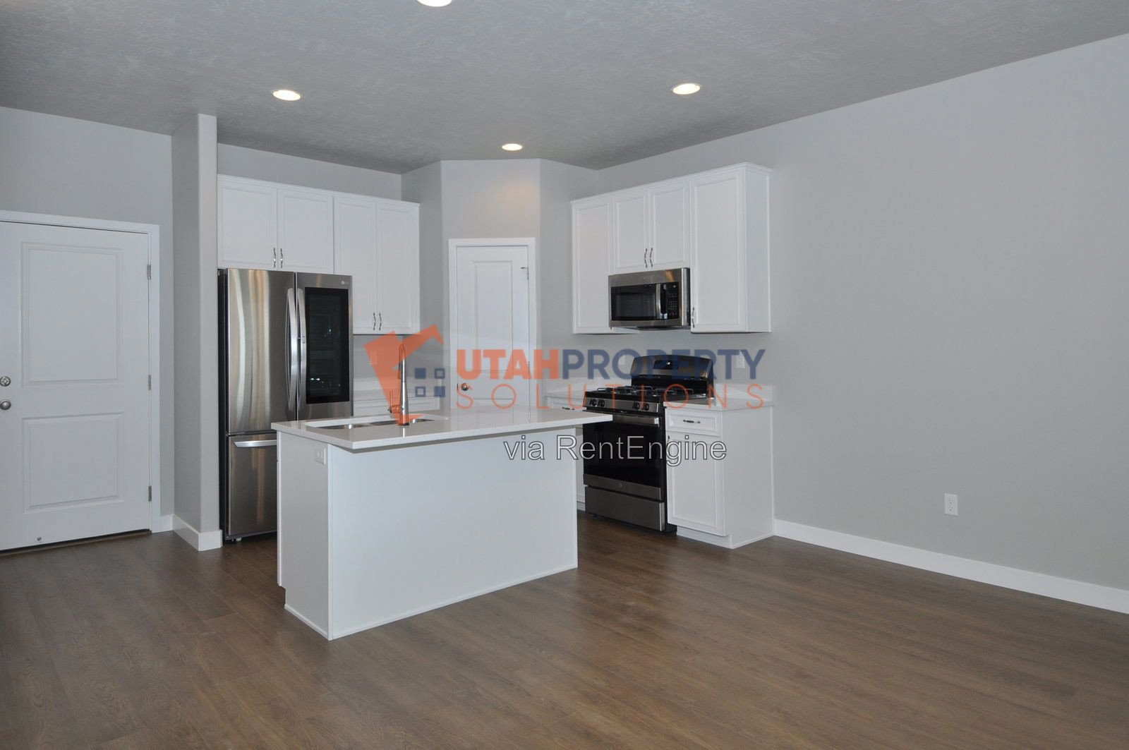 Gorgeous Pet friendly Townhome in Bluffdale! property image