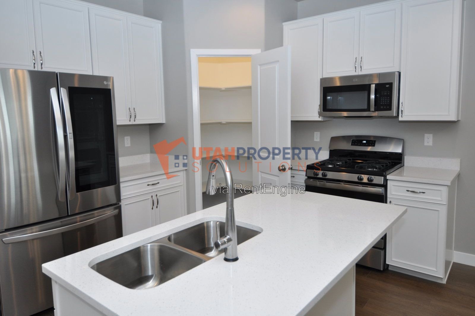 Gorgeous Pet friendly Townhome in Bluffdale! property image