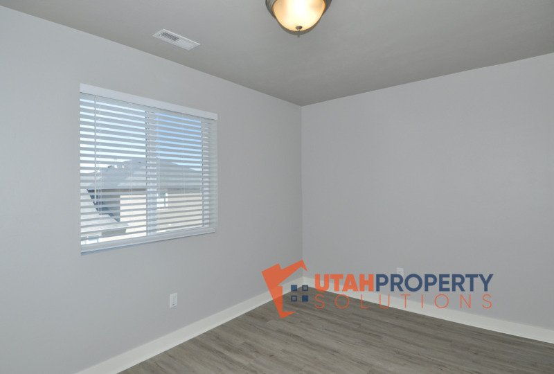 Pet Friendly Herriman Townhome Off the Corridor! property image