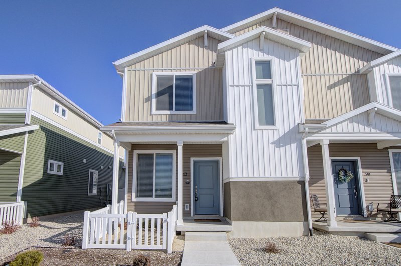 Contemporary 4 Bedroom Home in Saratoga Springs property image