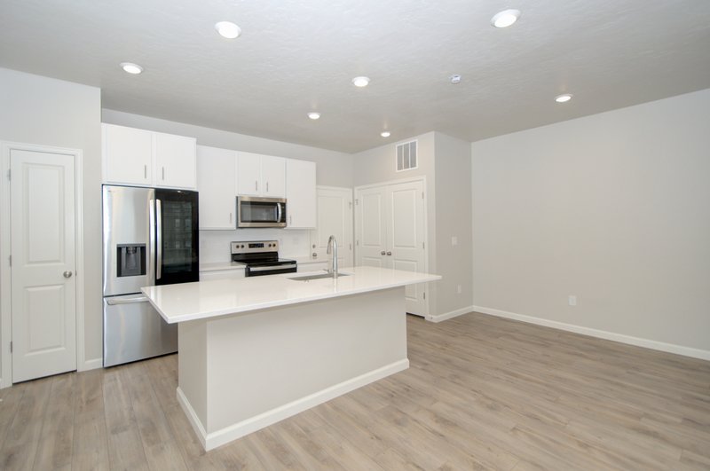 Contemporary 4 Bedroom Home in Saratoga Springs property image