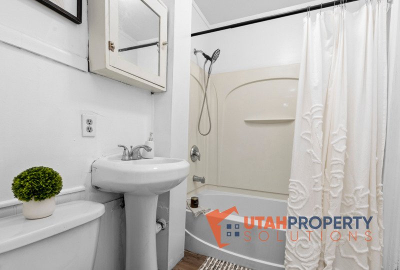 Cozy Single Family Home Near Sugar House! property image