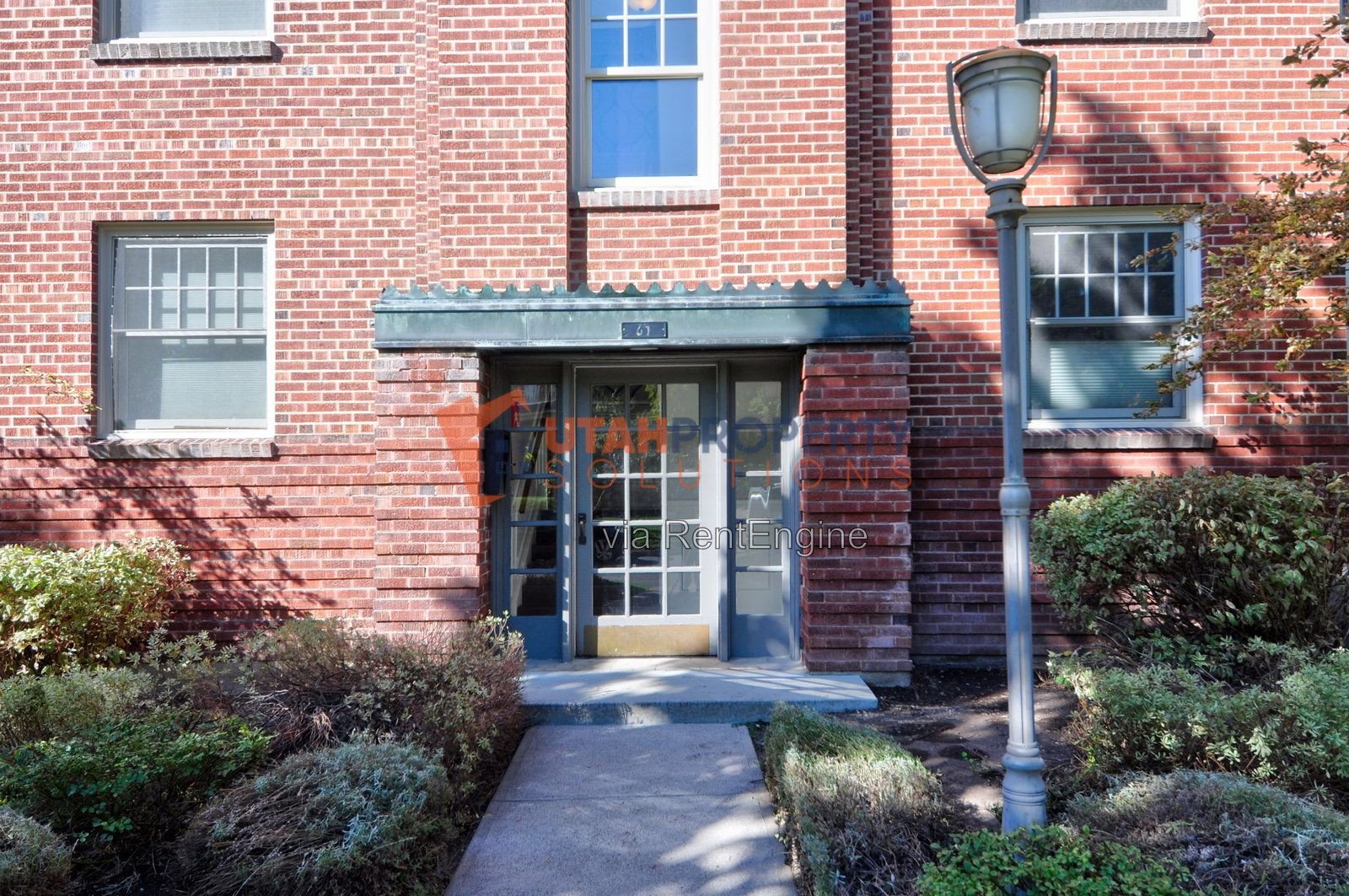 Gorgeous 2 Bed In Avenues - Parking Included! property image