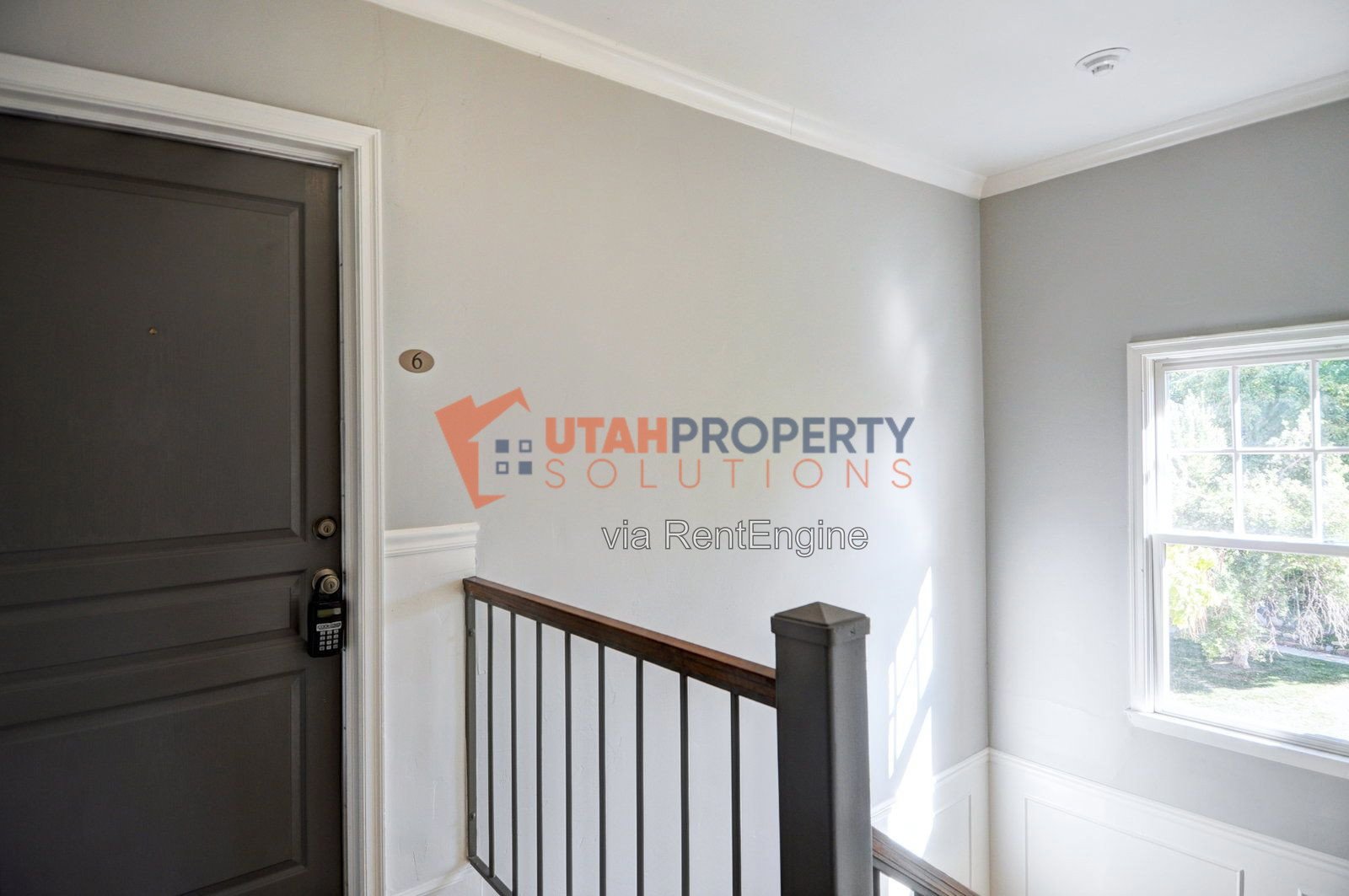 Gorgeous 2 Bed In Avenues - Parking Included! property image