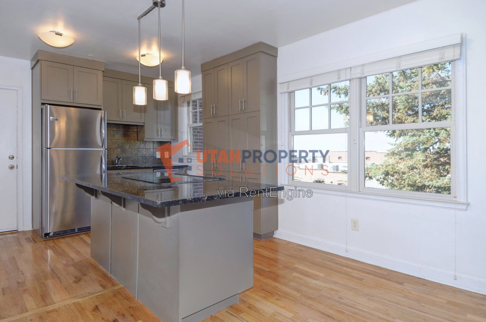 Gorgeous 2 Bed In Avenues - Parking Included! property image