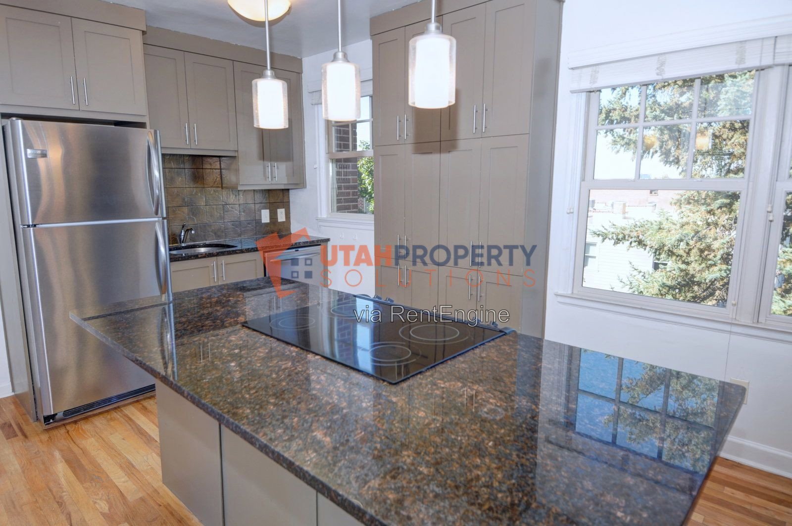 Gorgeous 2 Bed In Avenues - Parking Included! property image