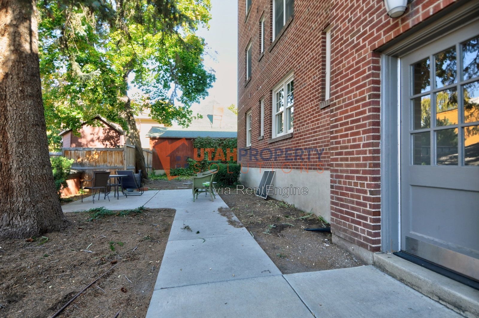 Gorgeous 2 Bed In Avenues - Parking Included! property image