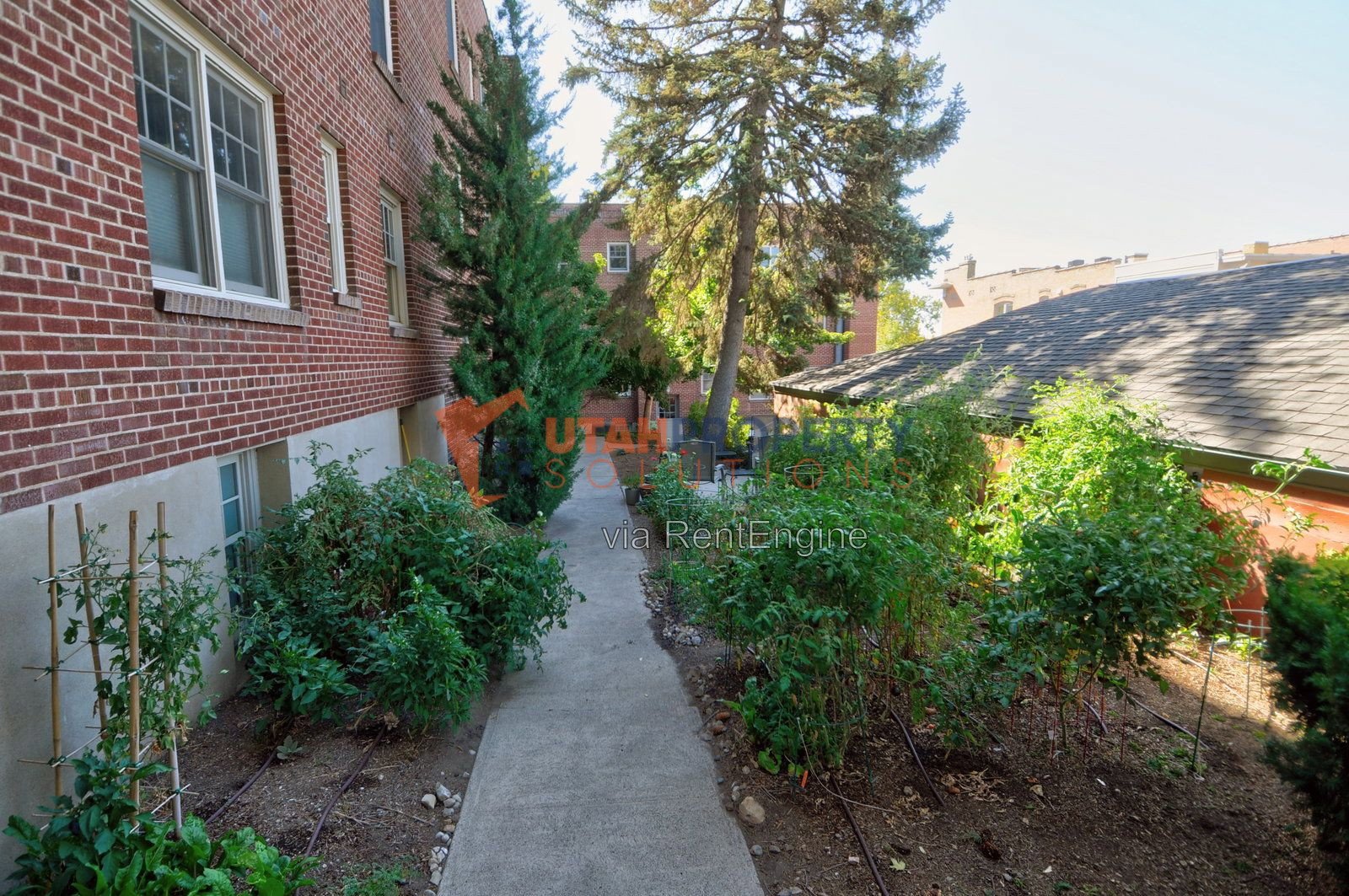 Gorgeous 2 Bed In Avenues - Parking Included! property image