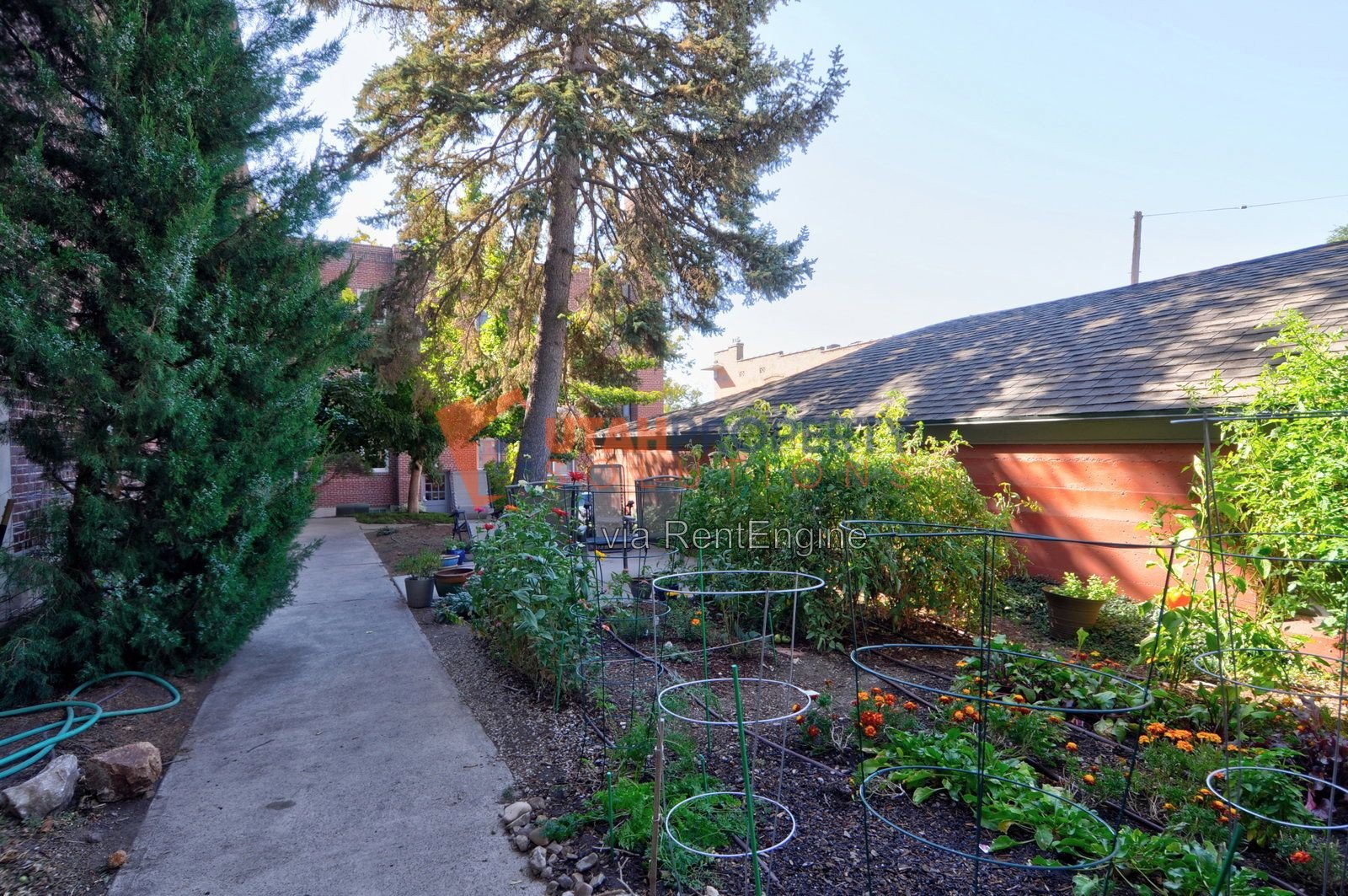 Gorgeous 2 Bed In Avenues - Parking Included! property image