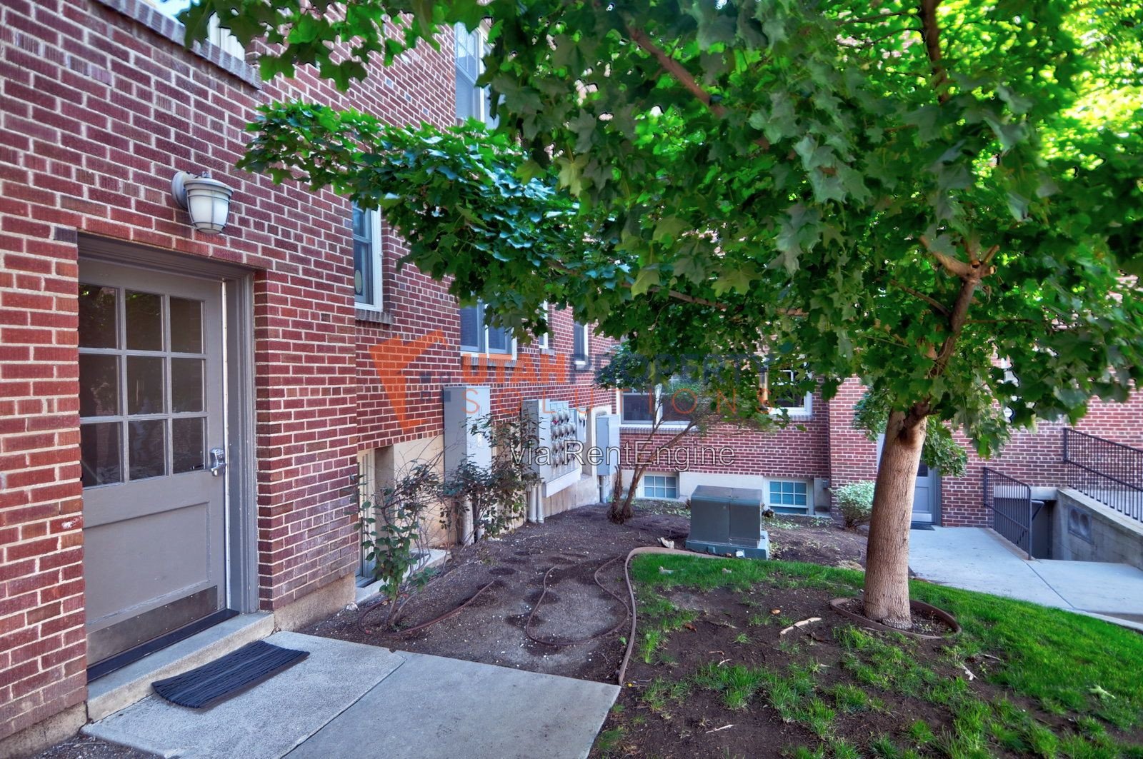 Gorgeous 2 Bed In Avenues - Parking Included! property image