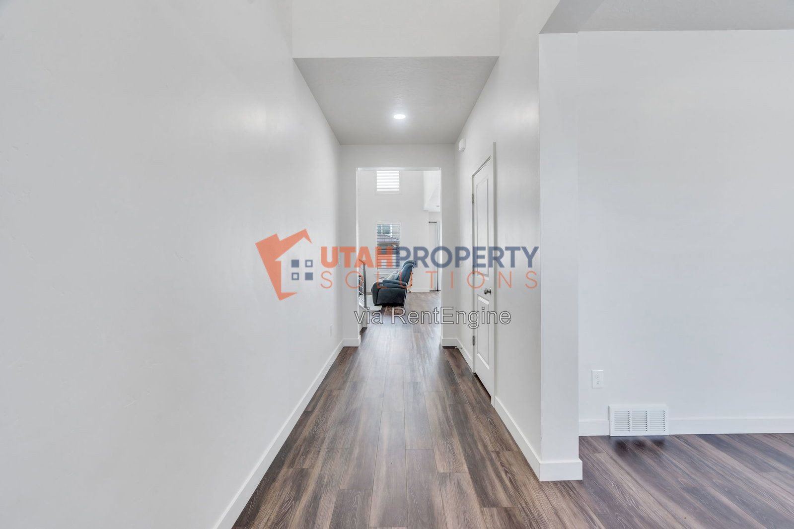 Gorgeous 5 Bedroom Single Family Home property image