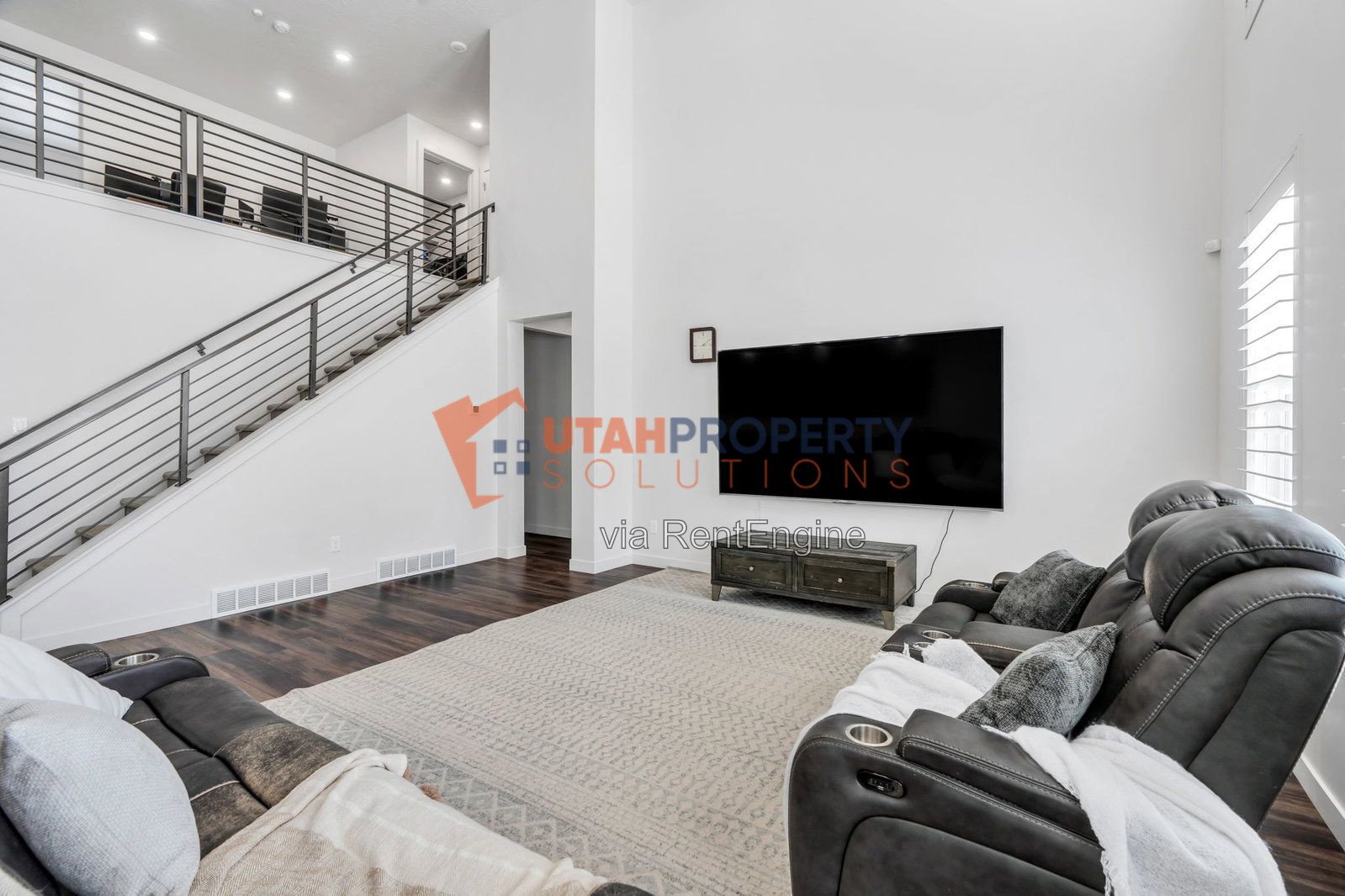 Gorgeous 5 Bedroom Single Family Home property image
