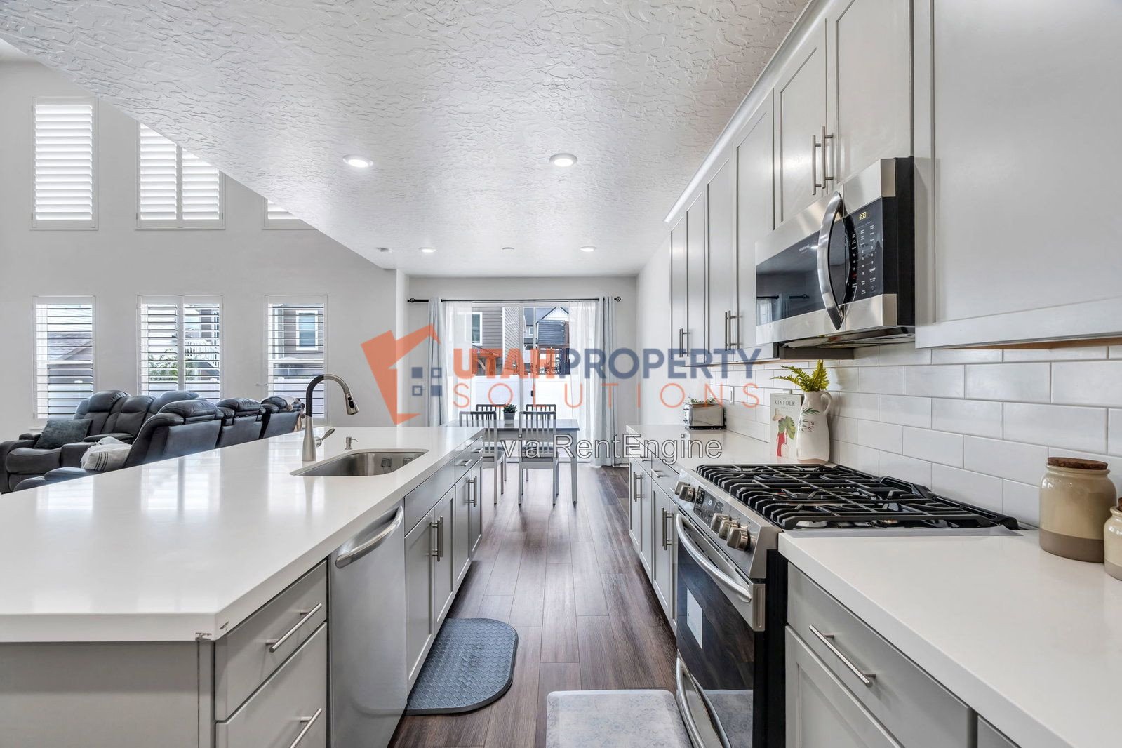 Gorgeous 5 Bedroom Single Family Home property image