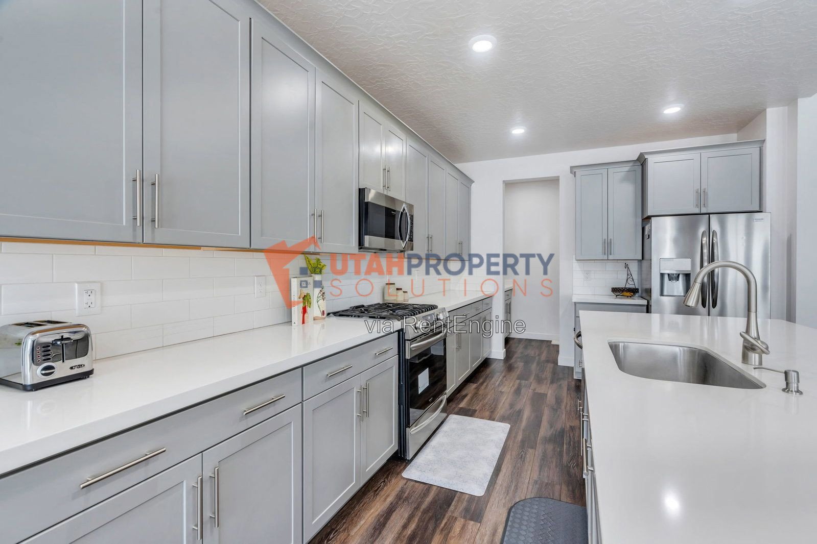 Gorgeous 5 Bedroom Single Family Home property image
