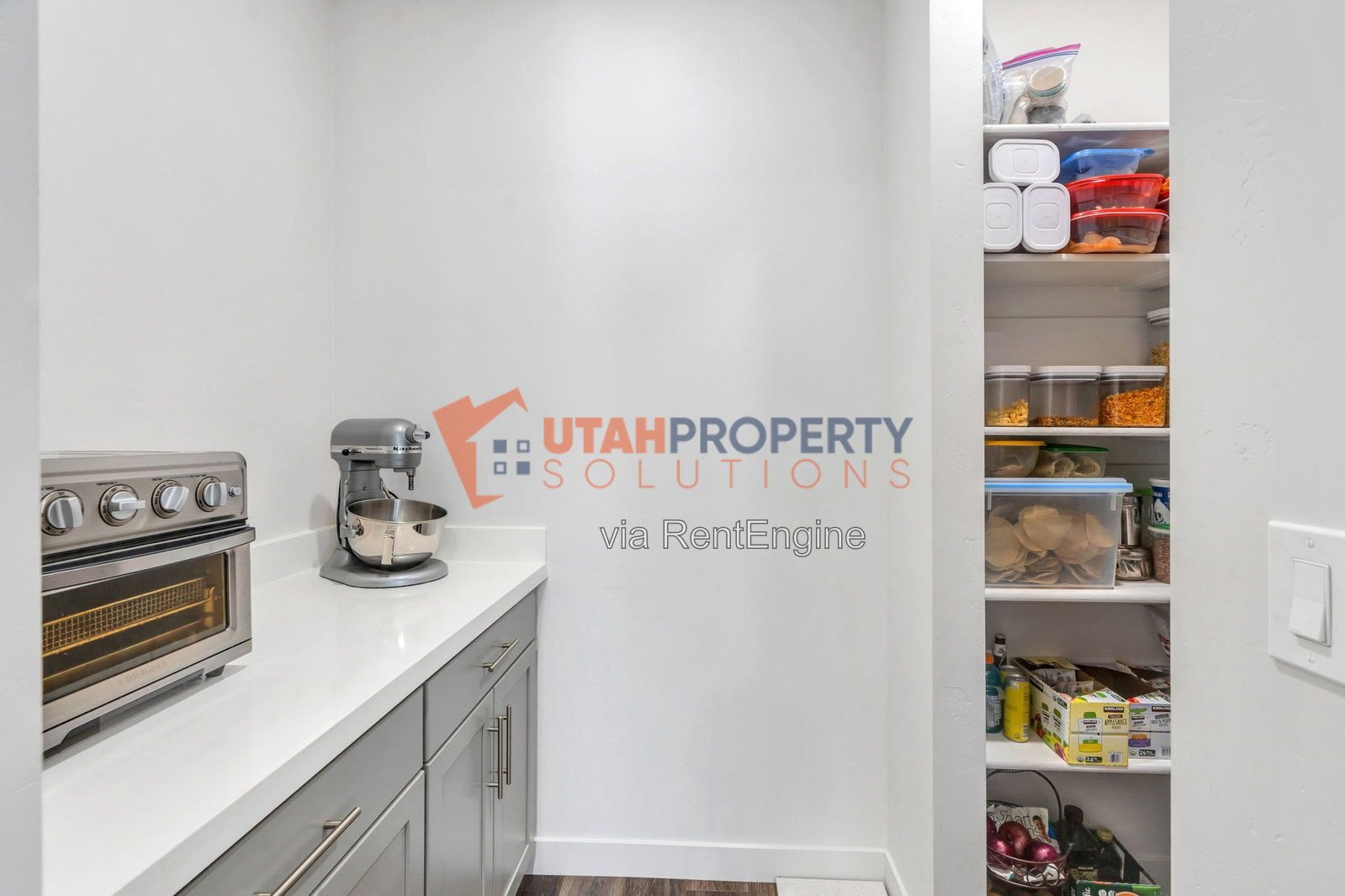 Gorgeous 5 Bedroom Single Family Home property image
