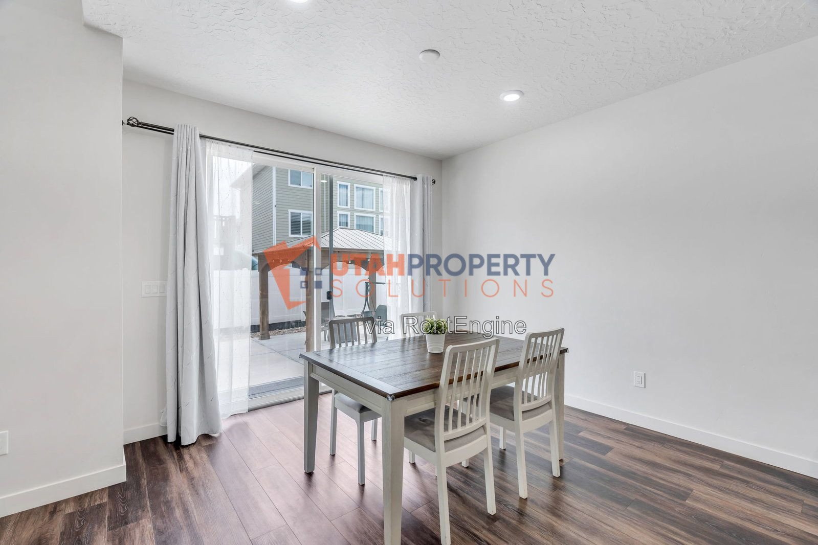 Gorgeous 5 Bedroom Single Family Home property image