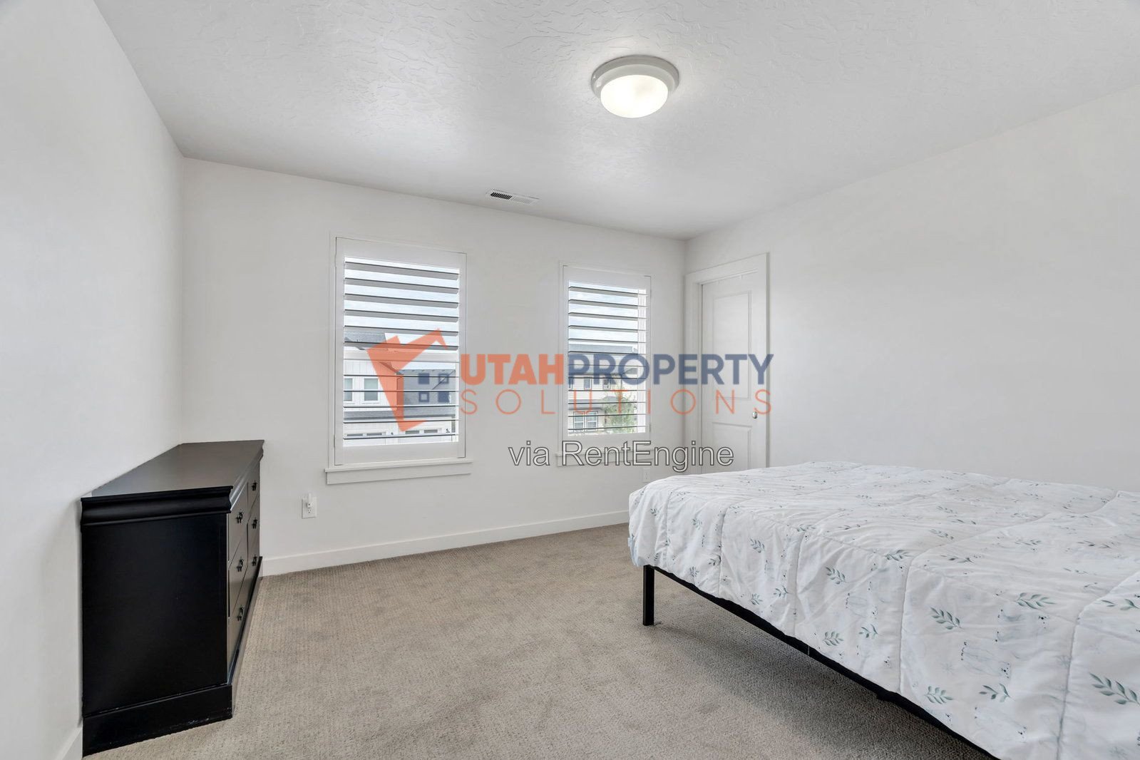 Gorgeous 5 Bedroom Single Family Home property image