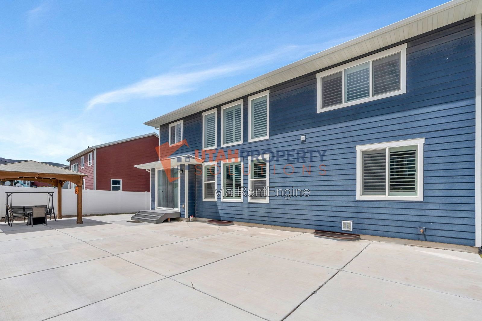 Gorgeous 5 Bedroom Single Family Home property image